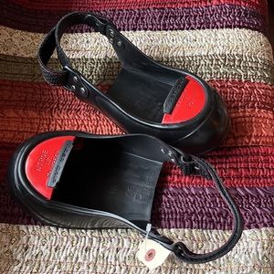 Tiger Grip steel toe pull on size medium  open back velcro